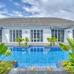 2 Bed Modern Apartment With Big Pool