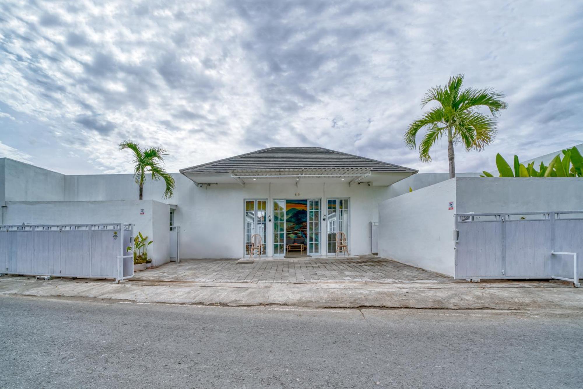 2 Bed Modern With Big Pool * Sanur (Bali)
