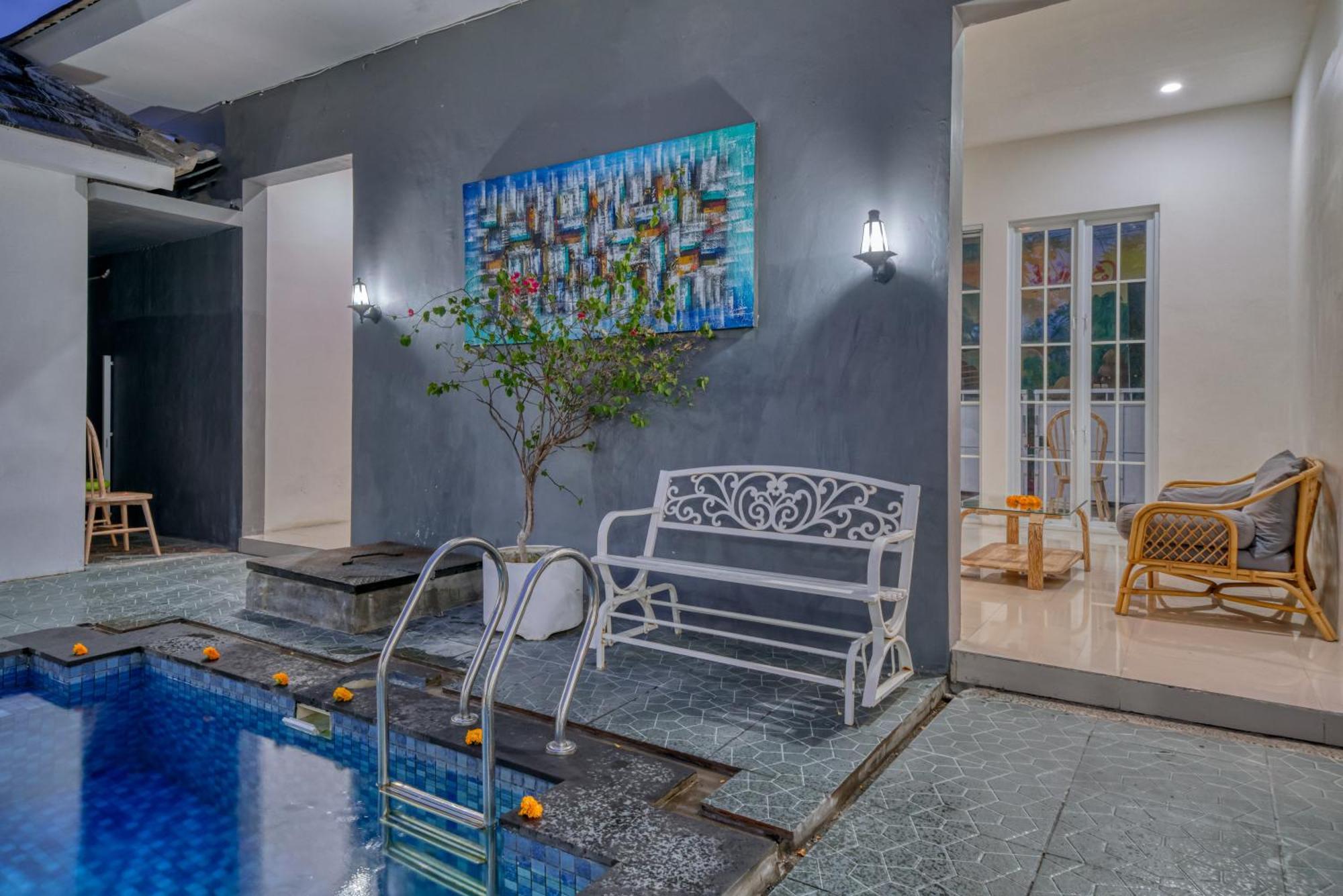 2 Bed Modern With Big Pool