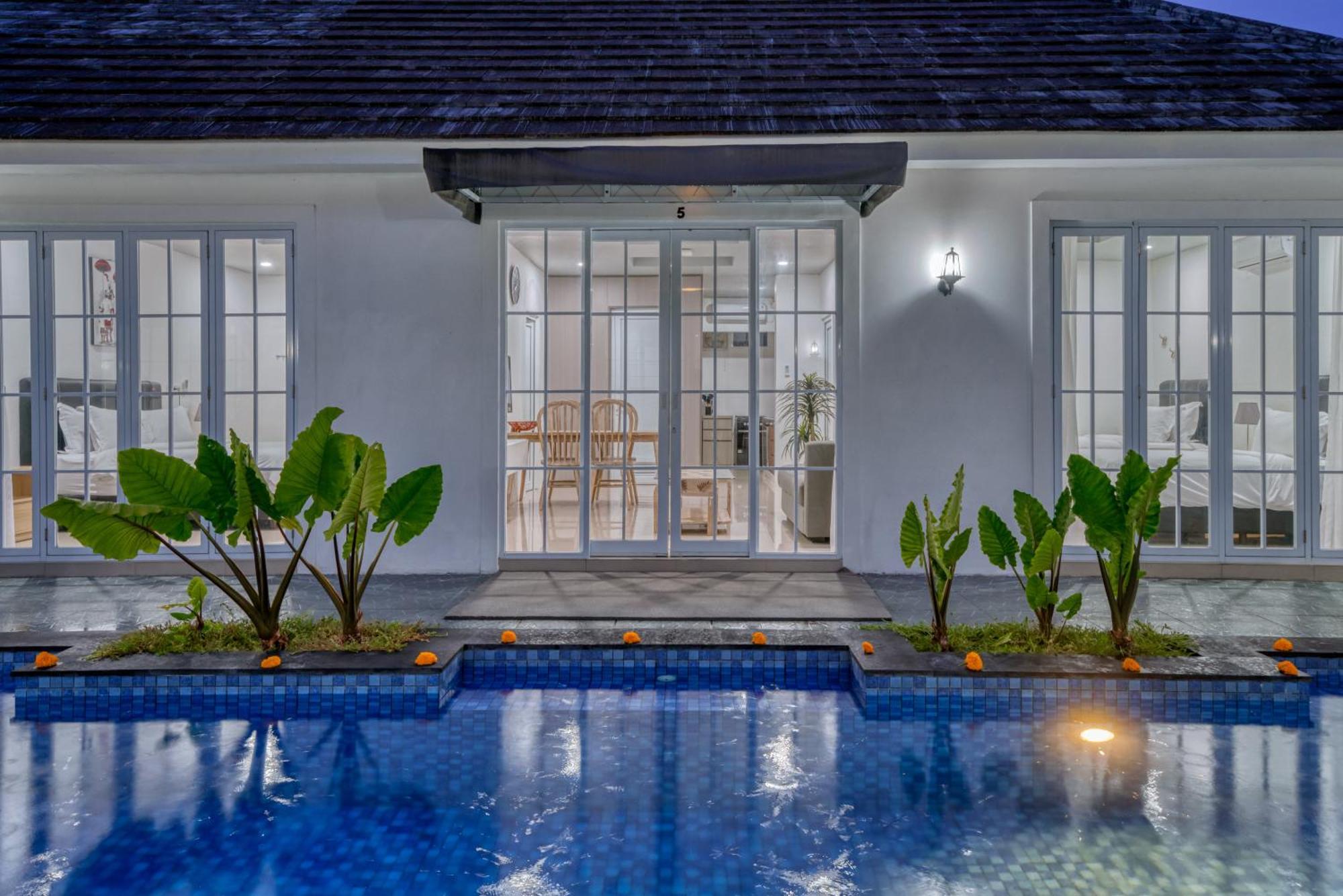 2 Bed Modern With Big Pool Apartemen Sanur (Bali)